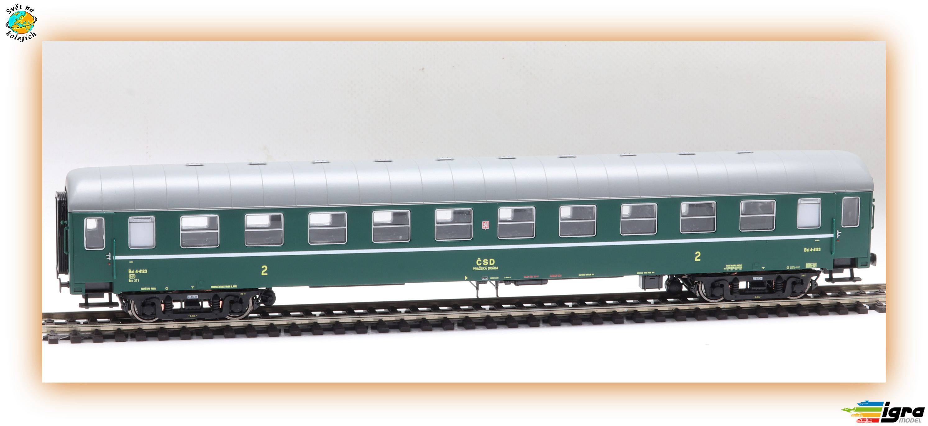 IGRA  97110061 H0 - OSOBNÍ VŮZ SE STÁTNÍM ZNAKEM Bai " PRAHA ", ČSD